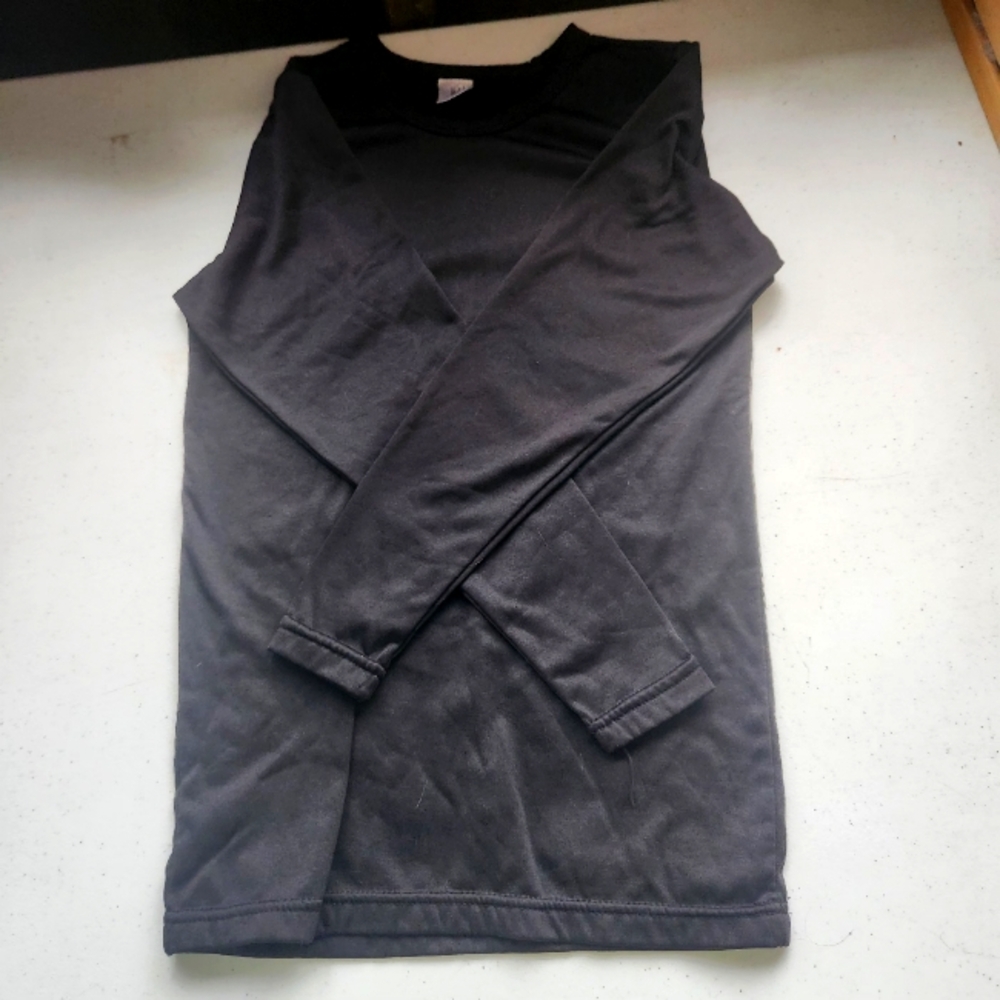 26 International Classic Black Top